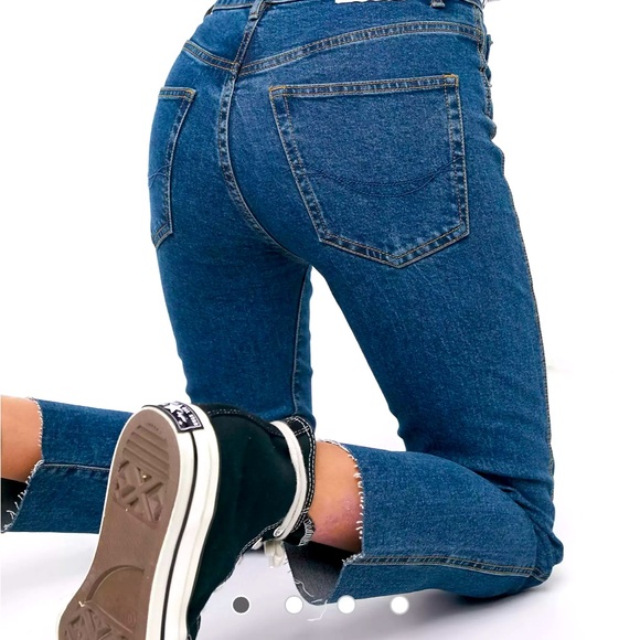 Pull&Bear slim mom jean in blue - Picture 2 of 4